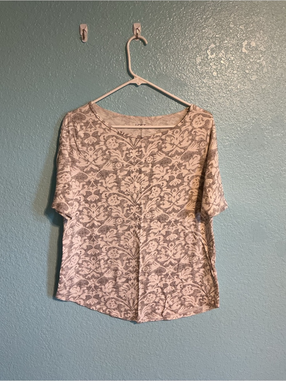 LOFT Gray and Cream Short Sleeve Floral Pattern Top